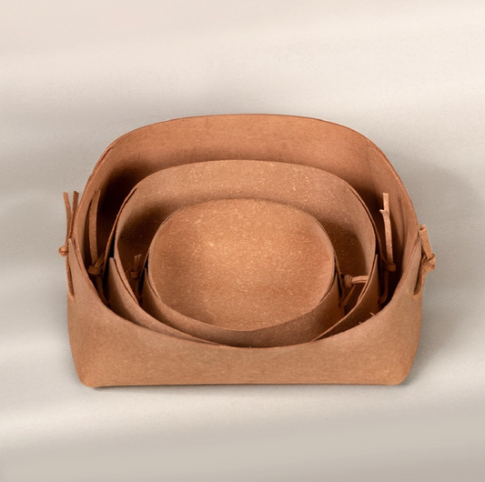 Canasta chica de piel recuperada